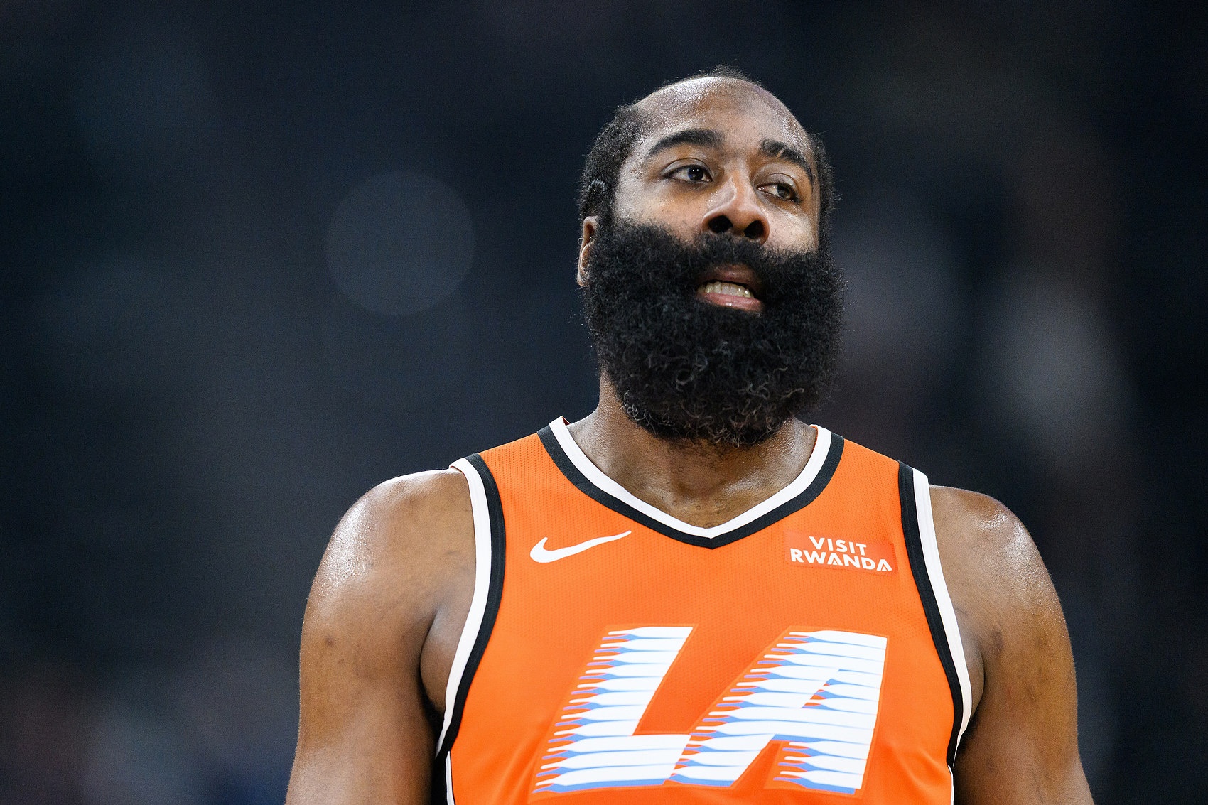 传世直播-下半场能回暖吗？哈登上半场13中3&amp;三分8中1 仅得10分4助攻