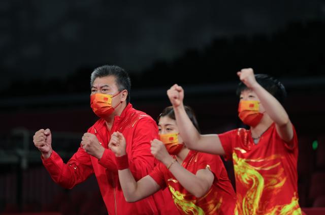传世直播-中国女乒兵不血刃战胜新加坡 半决赛将演中德之战